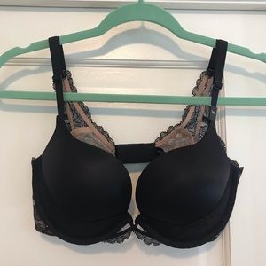 Victoria’s Secret Fearless black lace bra 34D